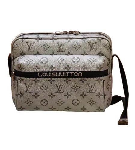 LOUIS VUITTON OUTDOOR MESSENGER PM M43828