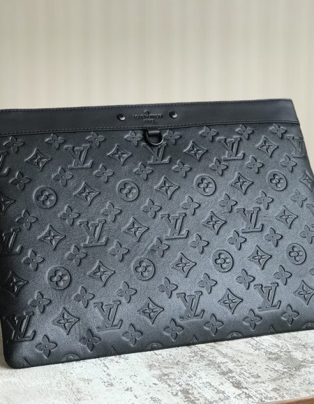 LOUIS VUITTON Clutch Bag