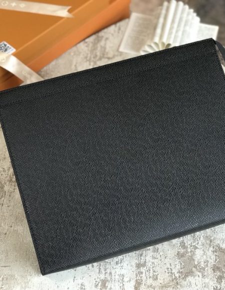 Louis Vuitton Pochette