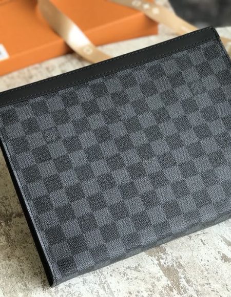 Louis Vuitton Pochette