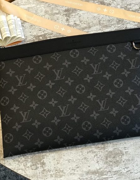 LOUIS VUITTON DISCOVERY POCHETTE