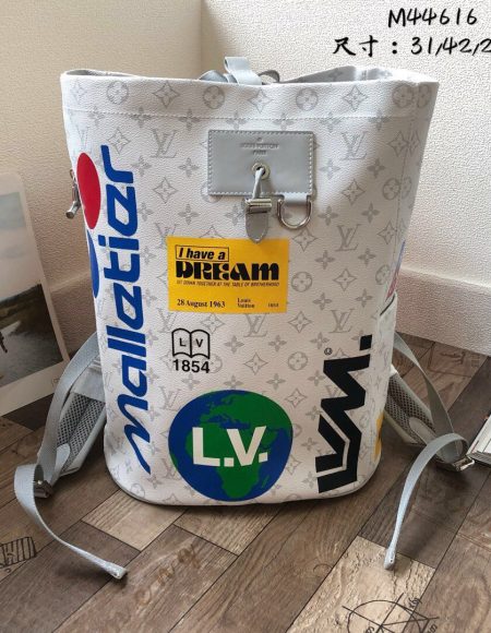Louis Vuitton CHALK BAG