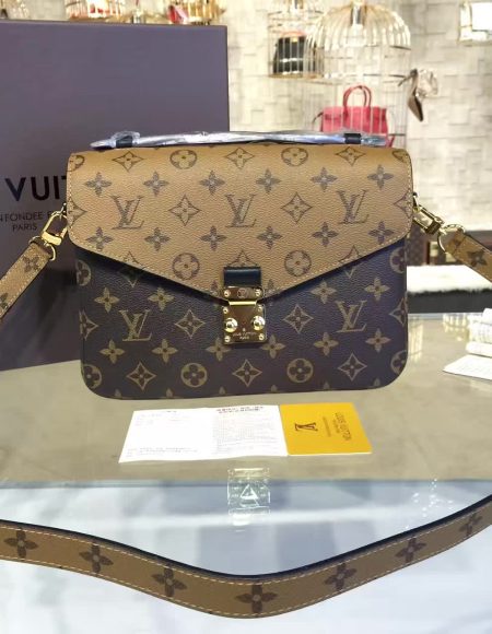 Louis Vuitton POCHETTE METIS