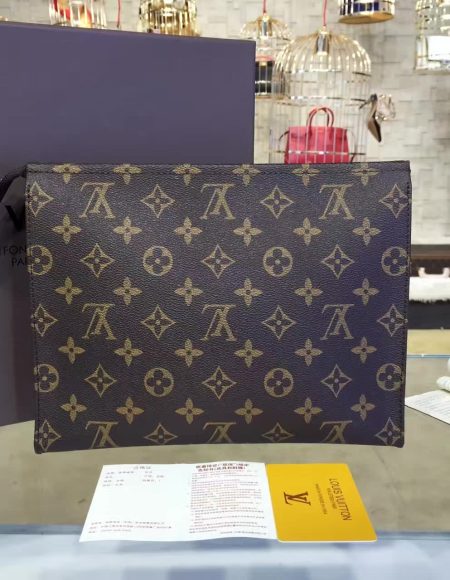 Louis Vuitton TOILETRY POUCH 26