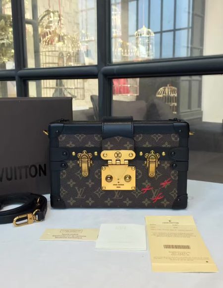 Louis Vuitton PETITE MALLE