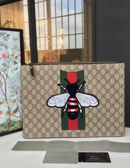 Gucci cluth bag