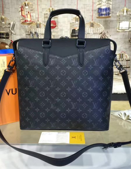 Louis Vuitton EXPLORER