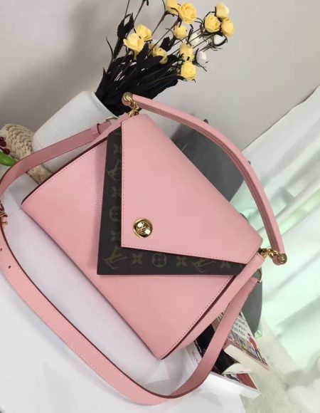 Louis Vuitton Double V