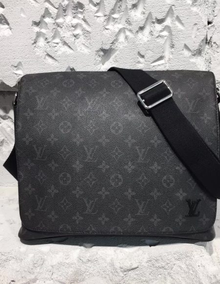 Louis Vuitton Messenger Bag