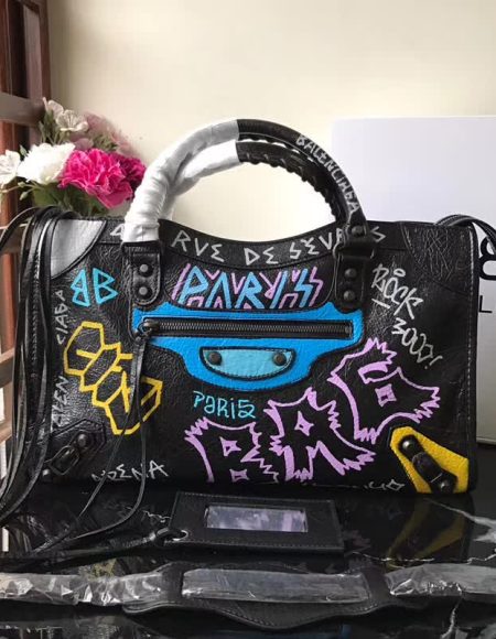 BALENCIAGA GRAFFITI CLASSIC CITY