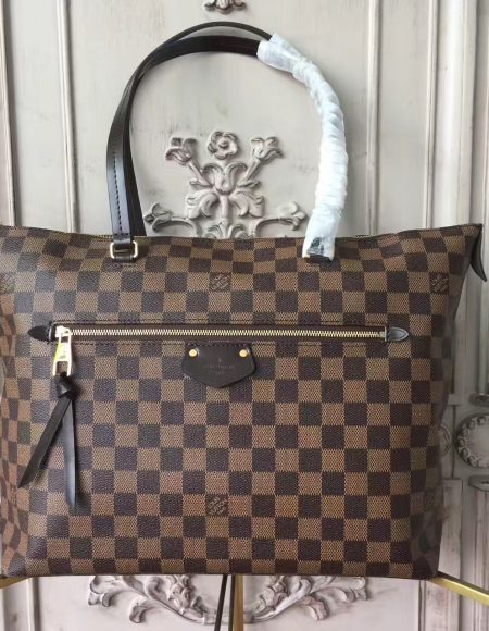 Louis Vuitton IENA