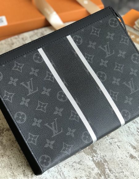 Louis Vuitton Pochette Voyage Clutch