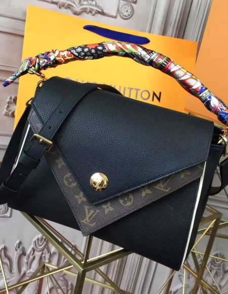 Louis Vuitton Double V