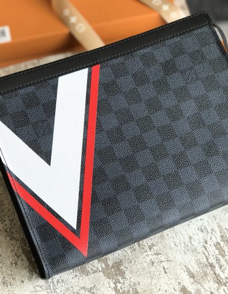 Louis Vuitton Pochette Voyage Clutch