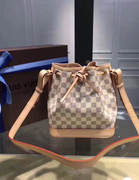 Louis Vuitton NOE BB