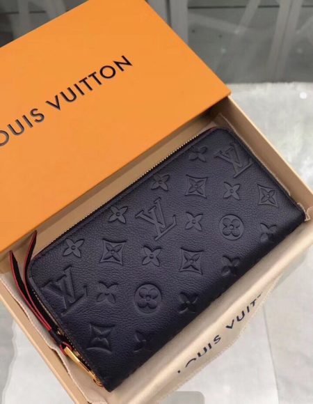 LOUIS VUITTON Zippy Wallet