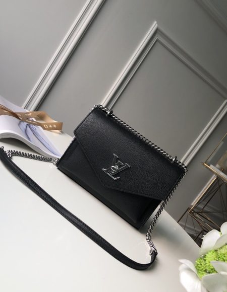 LOUIS VUITTON Mylockme BB