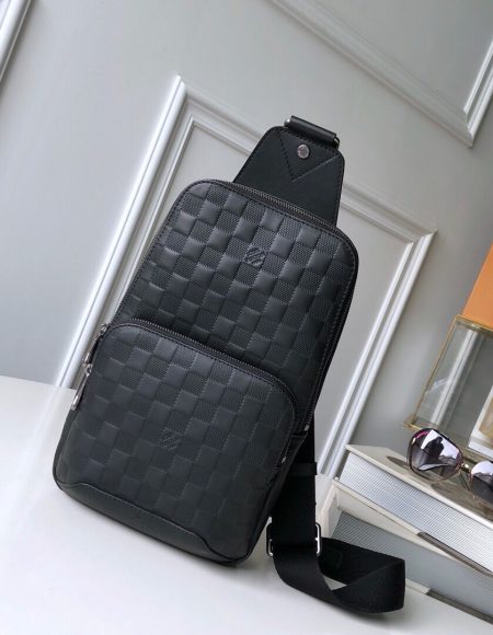 Louis Vuitton AVENUE