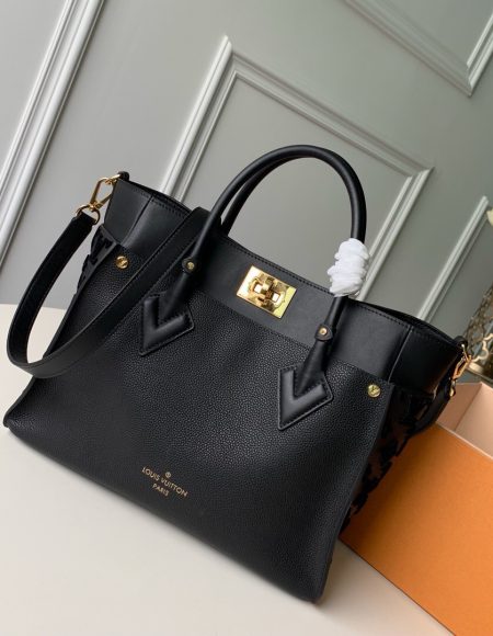 Louis Vuitton CYMKA ON MY SIDE