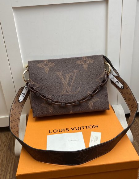 Louis Vuitton MONOGRAM