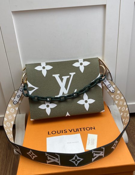 Louis Vuitton MONOGRAM
