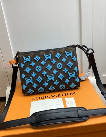 Louis Vuitton MONOGRAM