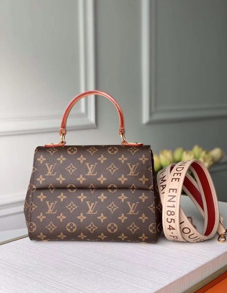 LOUIS VUITTON Cluny BB
