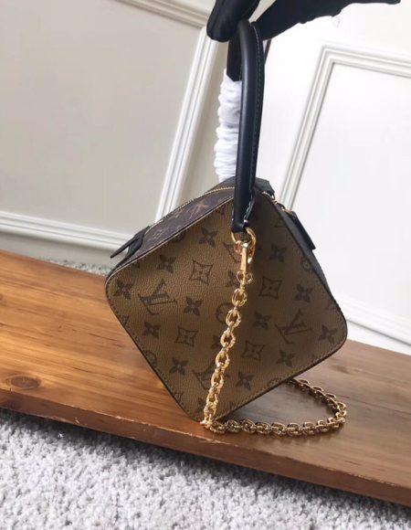 Louis Vuitton SQUARE