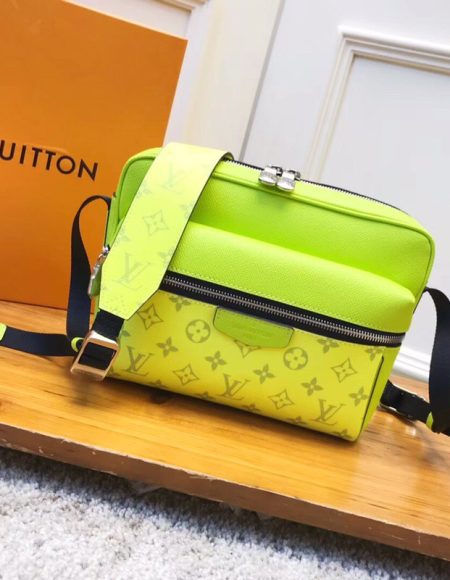 Louis Vuitton MOUDTDOOR