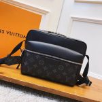 Louis Vuitton MOUDTDOOR