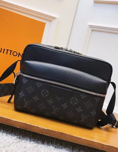 Louis Vuitton MOUDTDOOR