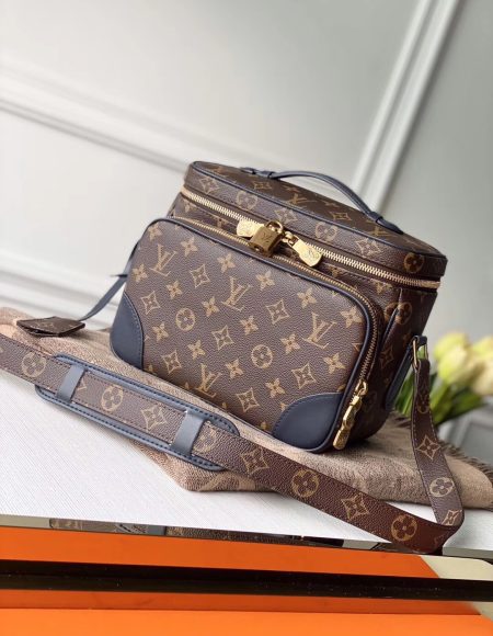 LOUIS VUITTON Camera bag