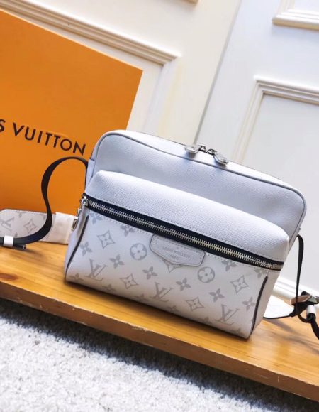 Louis Vuitton MOUDTDOOR