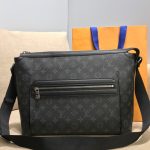 LOUIS VUITTON Odyssey