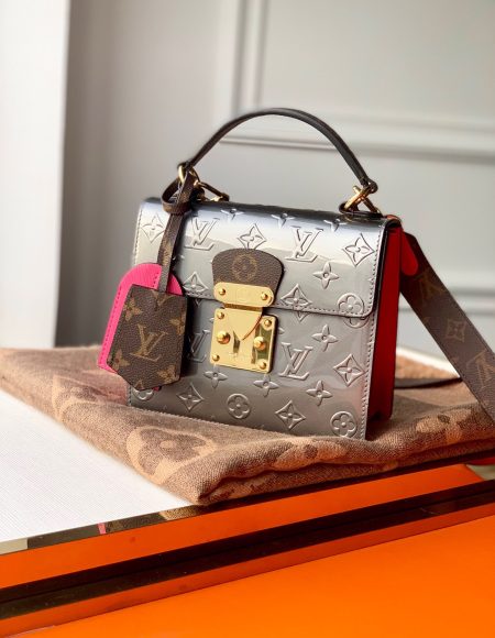 LOUIS VUITTON SPRING STREET