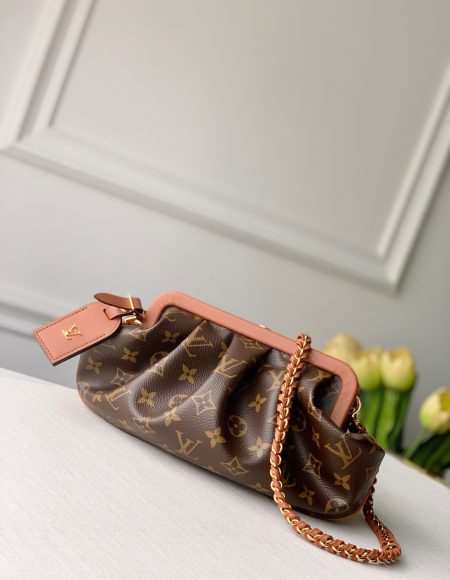 Louis Vuitton Boursicot