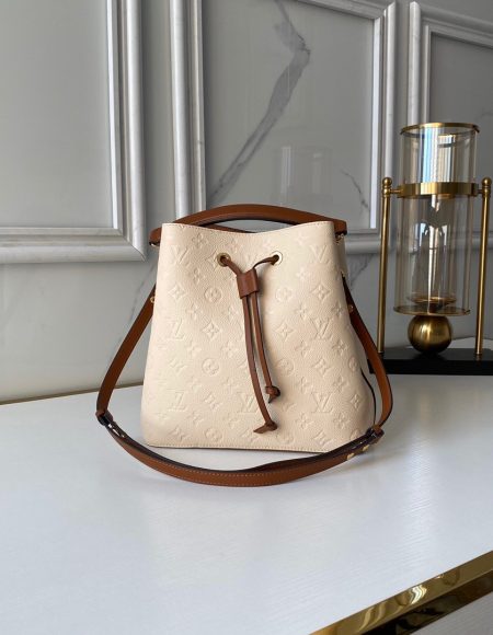 Louis Vuitton NEONOE