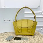 BOTTEGA VENETA Handbag