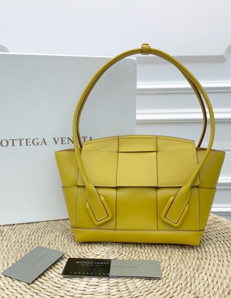 BOTTEGA VENETA Handbag