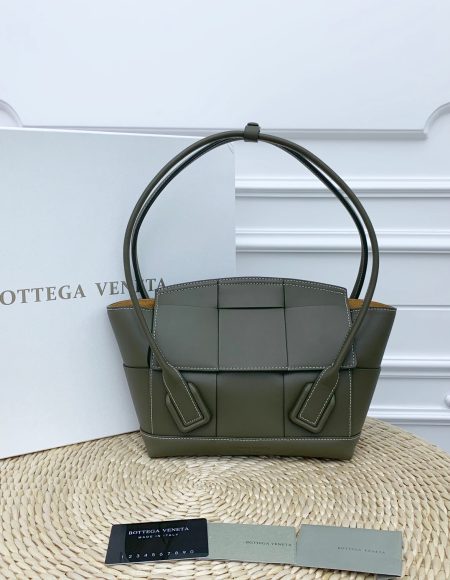 BOTTEGA VENETA Handbag