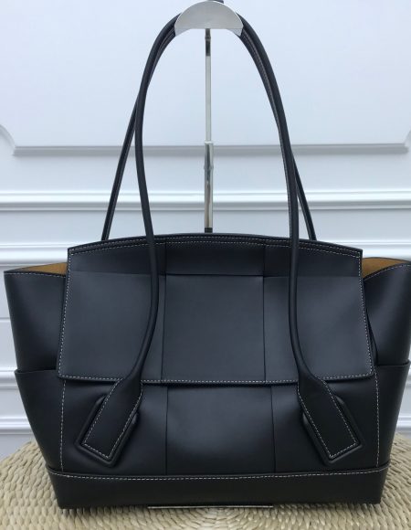 BOTTEGA VENETA Handbag