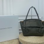 BOTTEGA VENETA Handbag