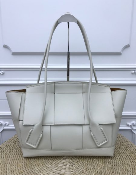 BOTTEGA VENETA Handbag