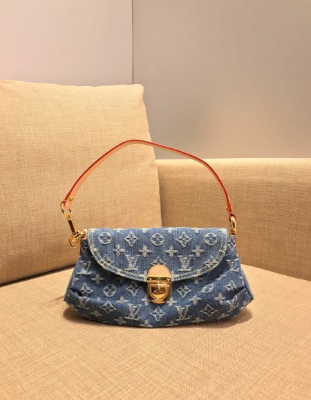 Louis Vuitton Pocket