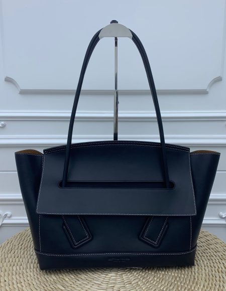 BOTTEGA VENETA Handbag