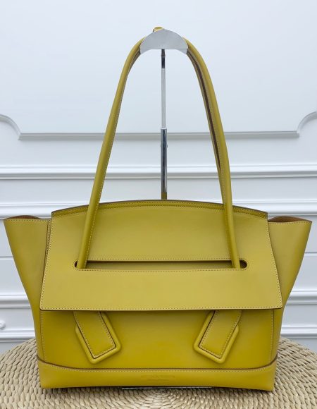 BOTTEGA VENETA Handbag