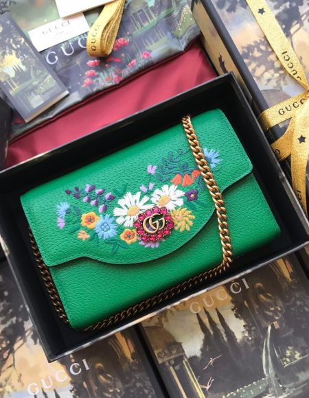 Gucci chain wallet