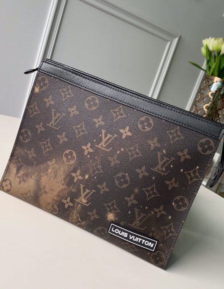 LOUIS VUITTON POCHETTE VOYAGE
