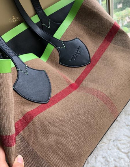Burberry Shopping bag