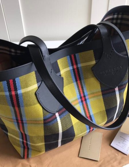 Burberry Shopping bag